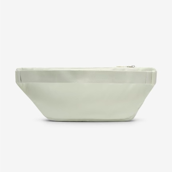 Nike Elemental Premium Fanny Pack main image 1